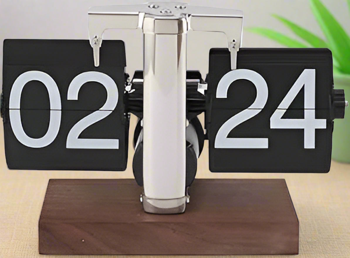 steel_wooden_base_flip_clock
