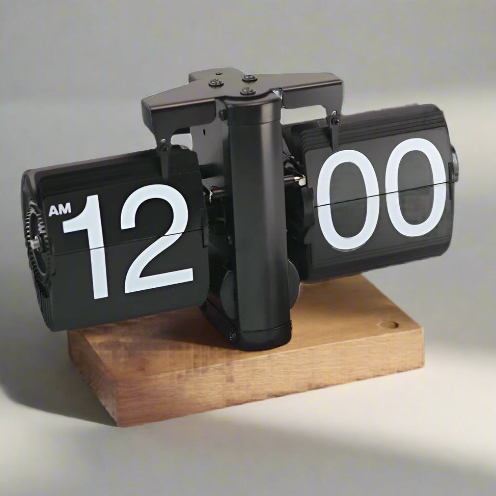 Flip clock with wooden base 