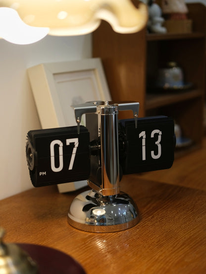 Complete Steel Flip Clock • Retro Style, Timeless Elegance