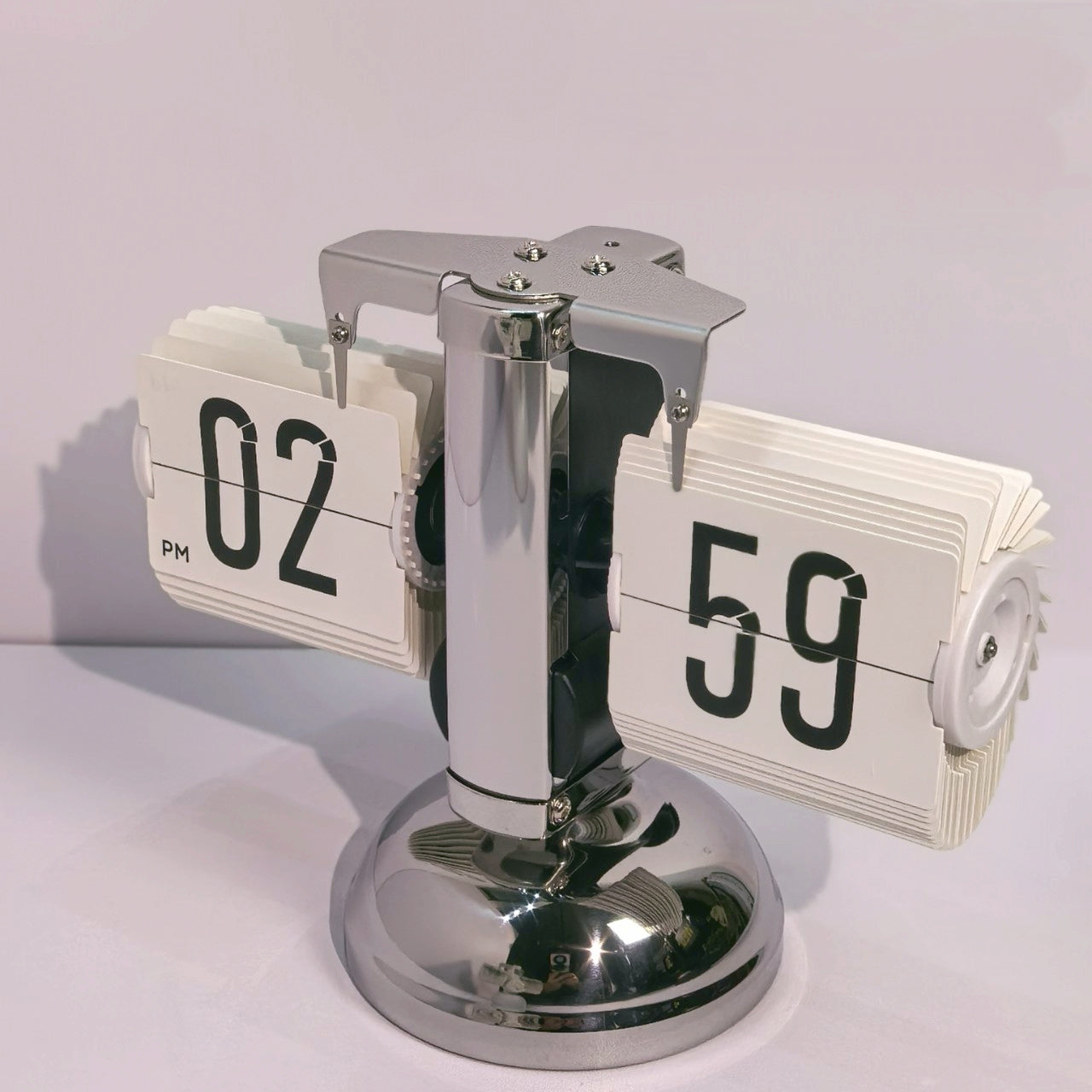 Complete Steel Flip Clock • Retro Style, Timeless Elegance