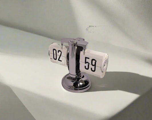 STEEL WHITE FLIP CLOCK