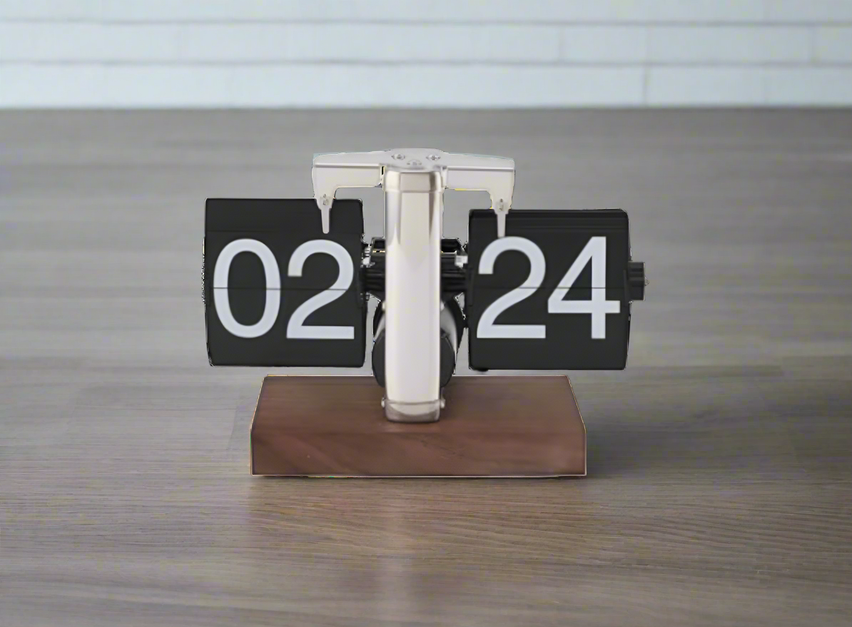 steel_wooden_base_flip_clock